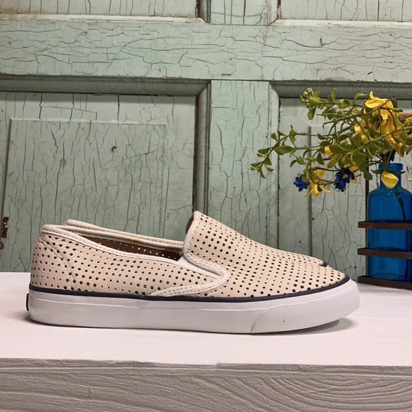Women’s Sperry Slip On - Picture 4 of 9